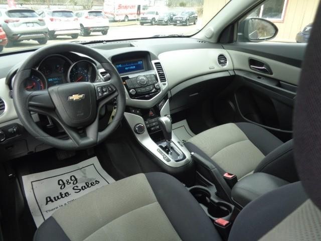 2013 Chevrolet Cruze LS image 07