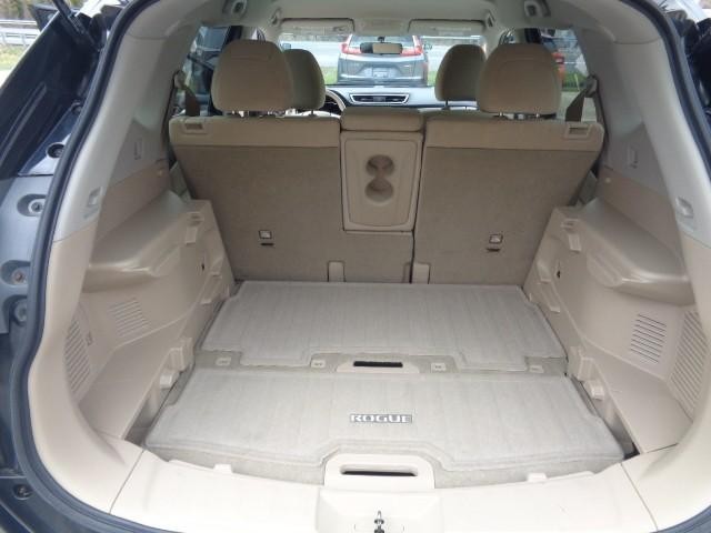 2015 Nissan Rogue SV image 11