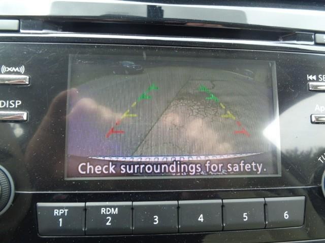 2015 Nissan Rogue SV image 16