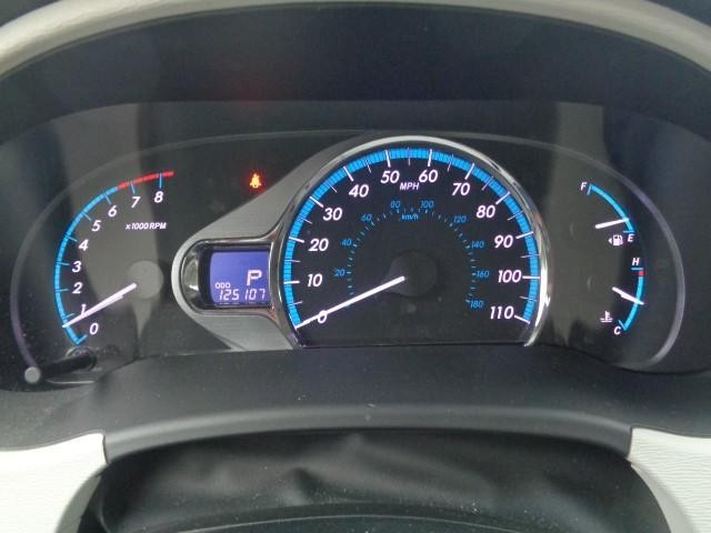2011 Toyota Sienna XLE image 17