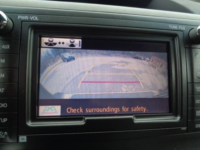 2011 Toyota Sienna XLE image 19