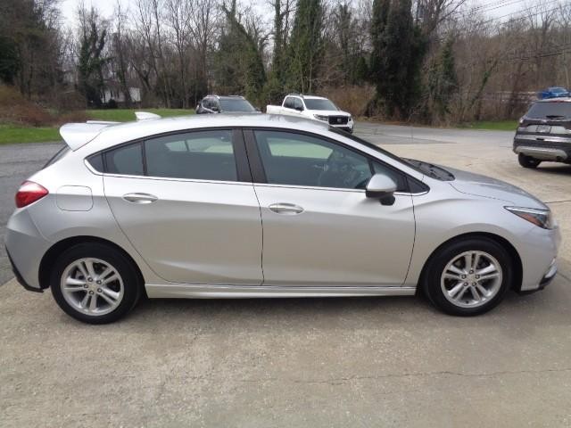 2017 Chevrolet Cruze LT image 04