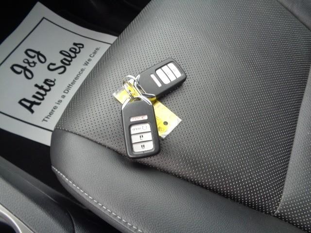 2019 Honda Ridgeline RTL image 17