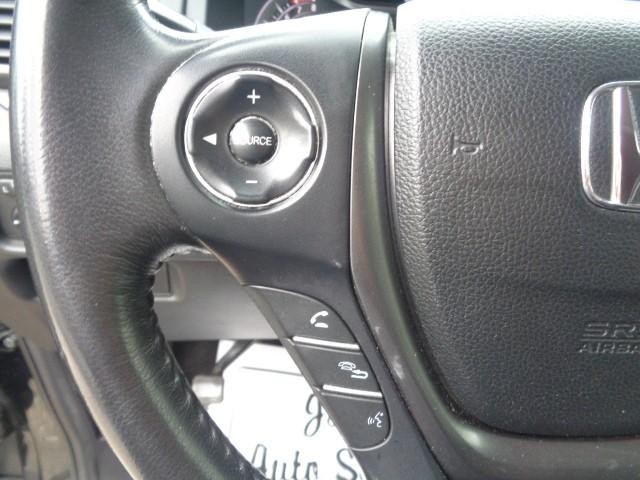 2019 Honda Ridgeline RTL image 23