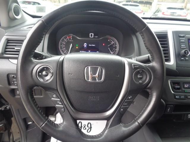 2019 Honda Ridgeline RTL image 25