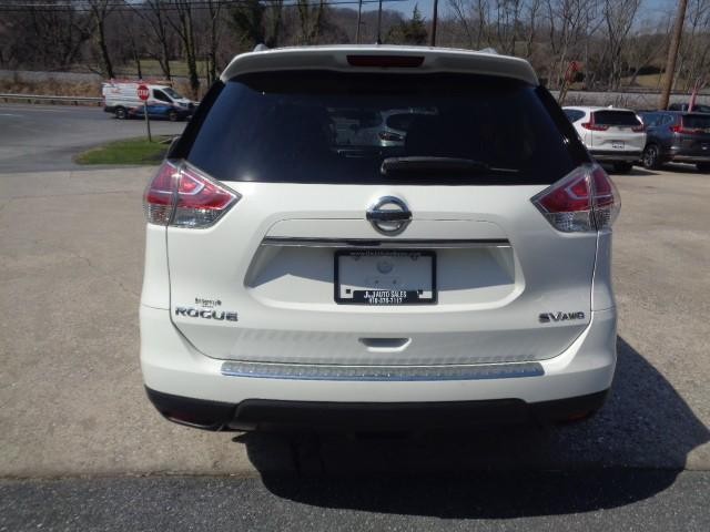 2015 Nissan Rogue SV image 04