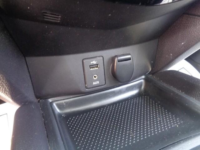 2015 Nissan Rogue SV image 15