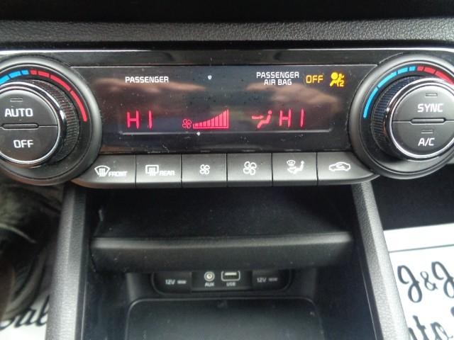 2019 Kia Forte LX image 18