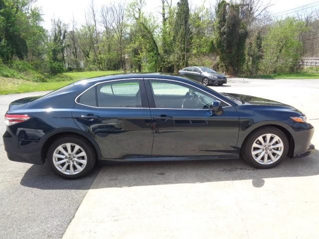 2018 Toyota Camry LE image 04