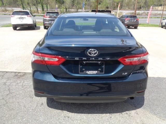 2018 Toyota Camry LE image 05