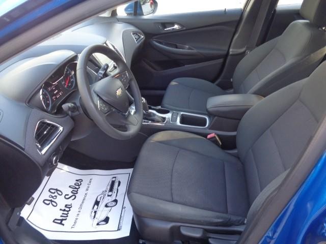 2016 Chevrolet Cruze LT image 08