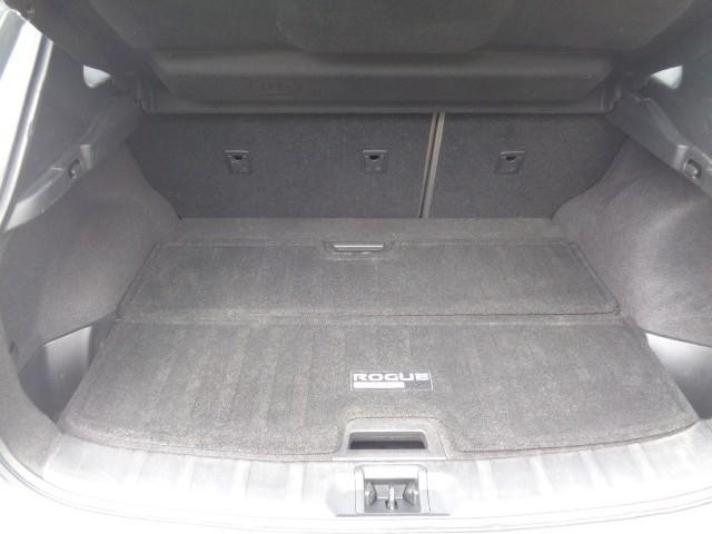 2017 Nissan Rogue Sport SV image 13