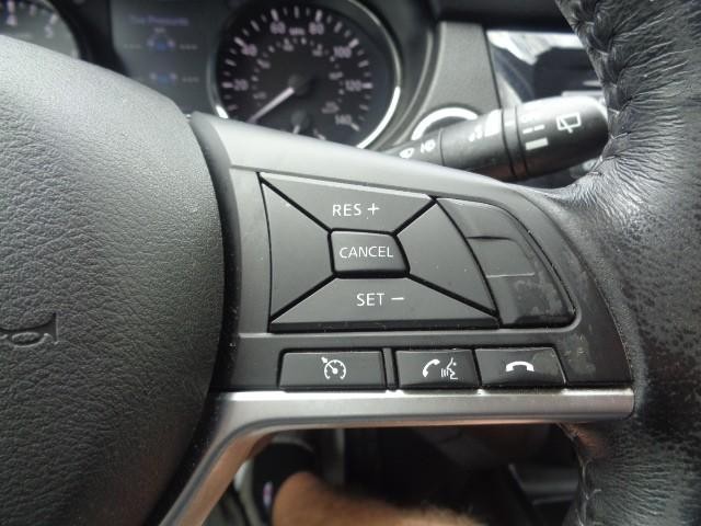 2017 Nissan Rogue Sport SV image 16