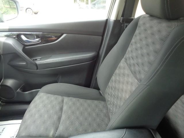 2017 Nissan Rogue Sport SV image 22