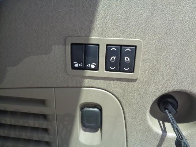 2015 Chevrolet Tahoe LTZ image 17