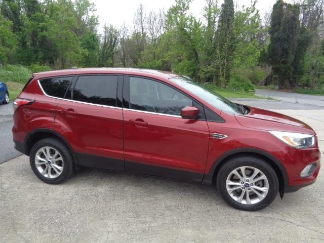 2017 Ford Escape SE image 04