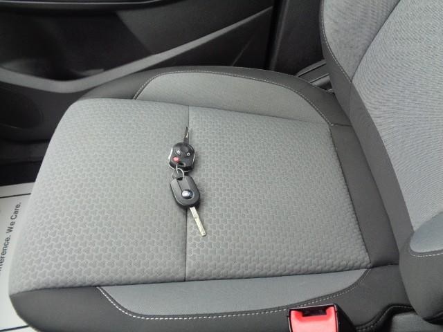 2017 Ford Escape SE image 18