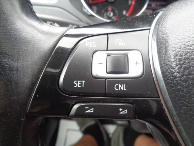 2017 Volkswagen Jetta 1.4T SE image 12