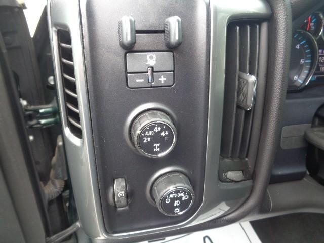 2015 Chevrolet Silverado 1500 4WD LT w/2LT Crew Cab image 18