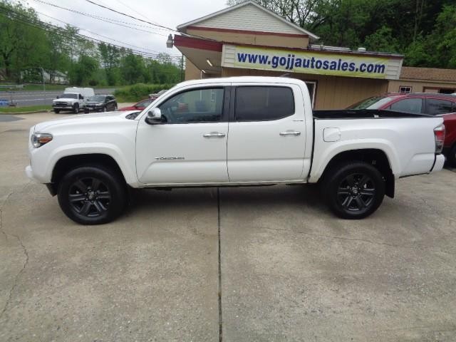 2019 Toyota Tacoma Limited Double Cab 4WD V6 Auto Short Bed's photo
