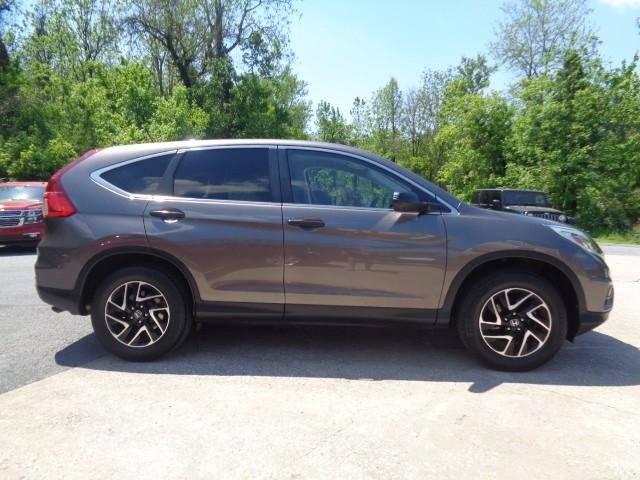 2016 Honda CR-V SE image 04
