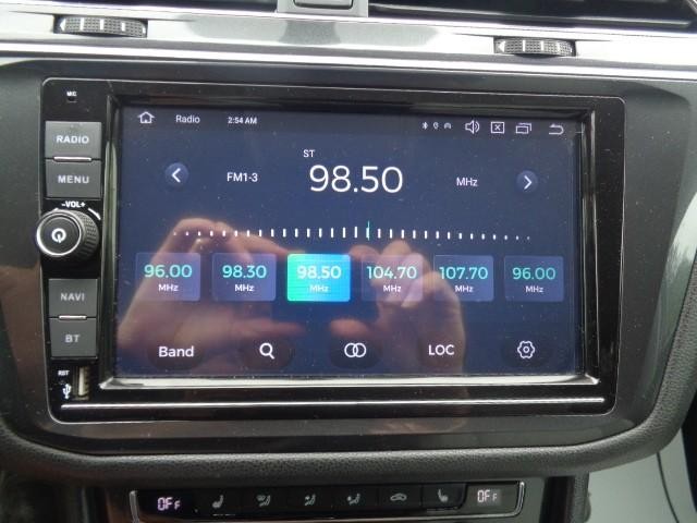 2018 Volkswagen Tiguan SE image 13