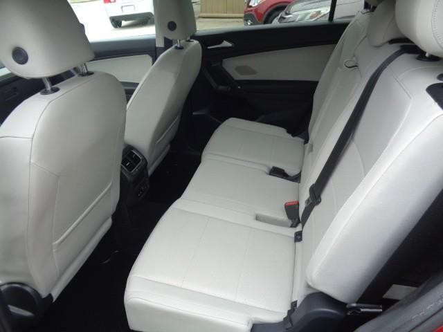 2018 Volkswagen Tiguan SE image 19