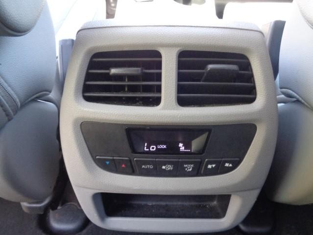2016 Honda Pilot EX-L image 17