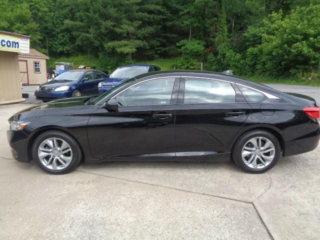 2019 Honda Accord Sedan LX 1.5T image 04