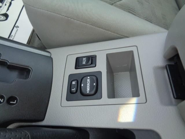 2010 Toyota RAV4 4WD 4dr 4-cyl 4-Spd AT (Natl) image 18