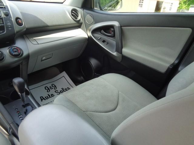2010 Toyota RAV4 4WD 4dr 4-cyl 4-Spd AT (Natl) image 22