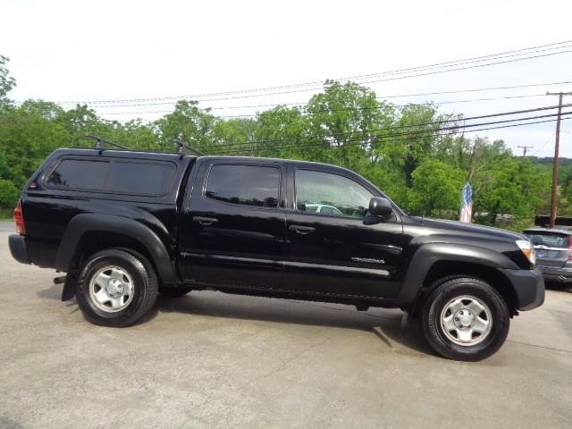 2015 Toyota Tacoma 4WD Double Cab image 03