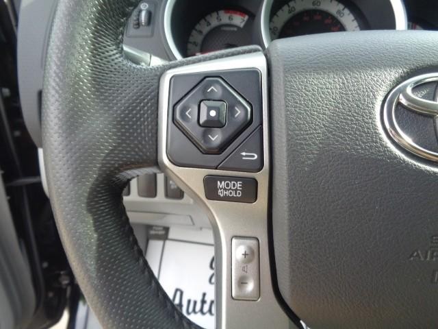 2015 Toyota Tacoma 4WD Double Cab image 15