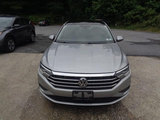 2021 Volkswagen Jetta SE - Photo 2