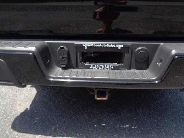 2017 Chevrolet Colorado 4WD LT Crew Cab image 06
