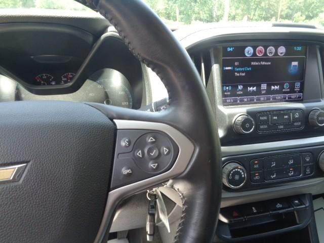2017 Chevrolet Colorado 4WD LT Crew Cab image 18