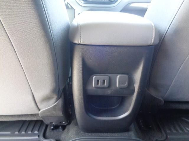 2017 Chevrolet Colorado 4WD LT Crew Cab image 25