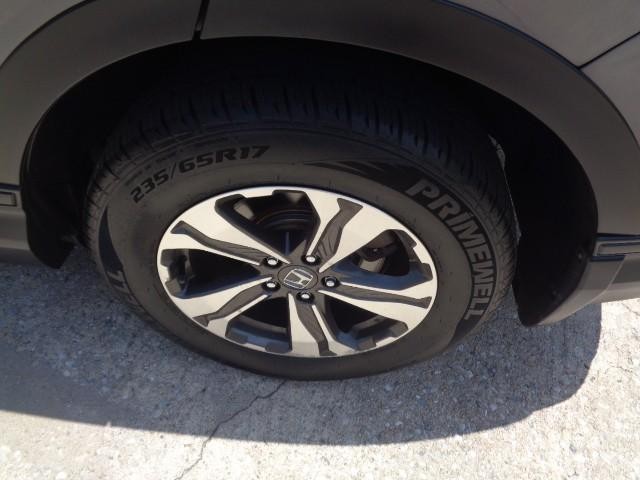 2017 Honda CR-V LX image 05