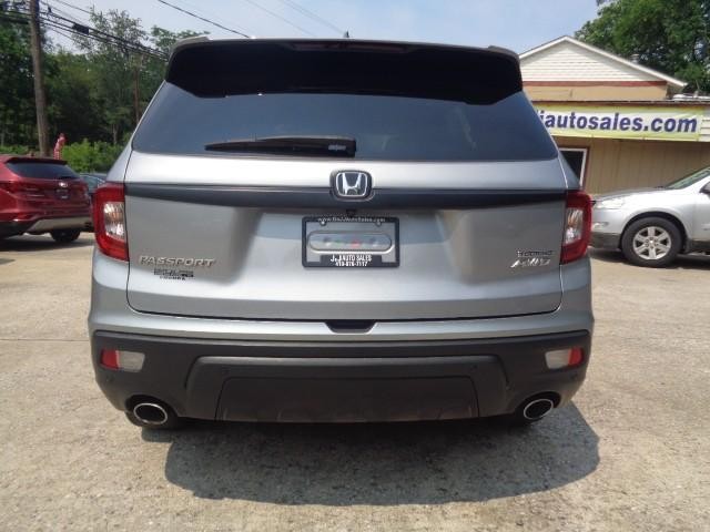 2019 Honda Passport Touring image 04