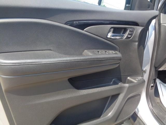 2019 Honda Passport Touring image 21