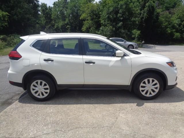 2017 Nissan Rogue S image 04