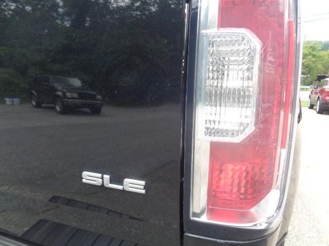 2016 GMC Canyon 4WD SLE Crew Cab image 07