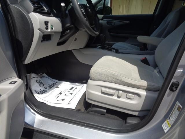 2016 Honda Pilot EX image 17