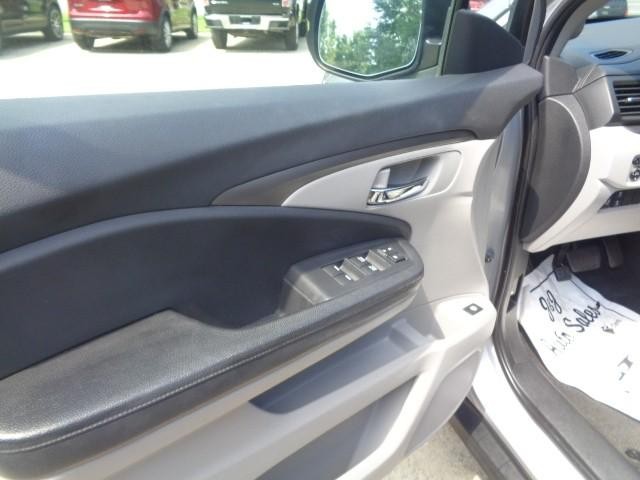 2016 Honda Pilot EX image 18