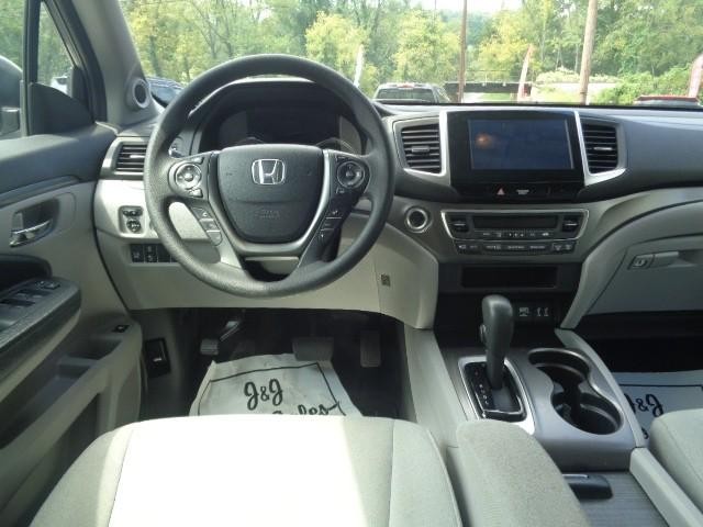 2016 Honda Pilot EX image 19