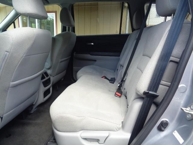 2016 Honda Pilot EX image 23