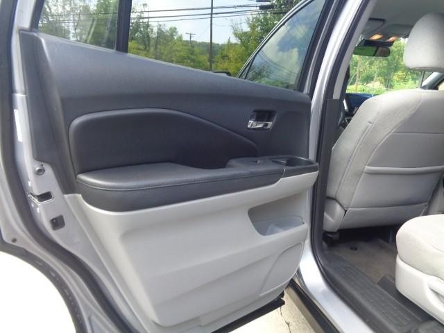 2016 Honda Pilot EX image 24