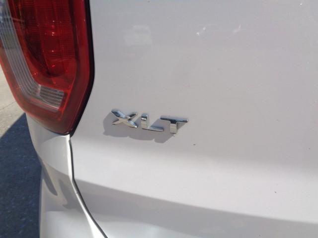 2017 Ford Explorer XLT image 06