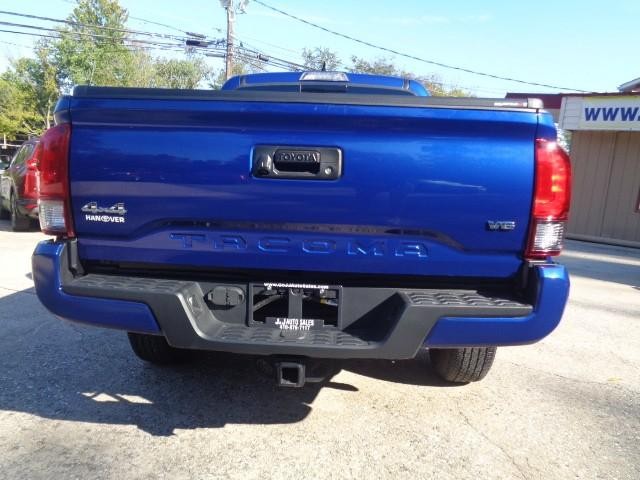 2023 Toyota Tacoma 4WD 4WD SR5 DOUBLE Cab image 04