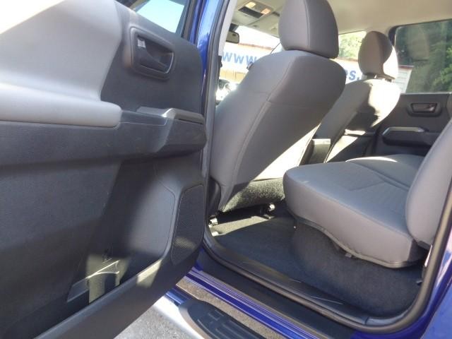 2023 Toyota Tacoma 4WD 4WD SR5 DOUBLE Cab image 30